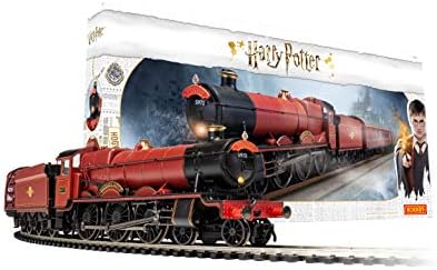 Električni model vlaka Hornby Hobi Warner Бразер Harry Potter Hogwarts Express, postavljene na tračnicama s